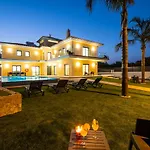 Coral Bay - Moradia Familiar Com Piscina Aquecivel E Bbq Em וילה *