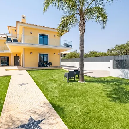 Coral Bay - Moradia Familiar Com Piscina Aquecivel E Bbq Em
