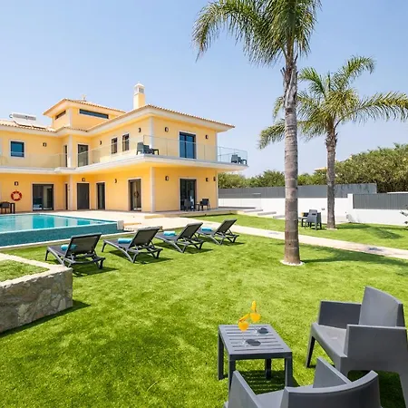 Coral Bay - Moradia Familiar Com Piscina Aquecivel E Bbq Em アルブフェイラ