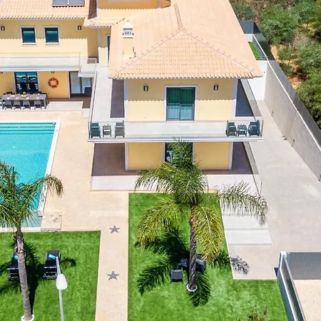 Coral Bay - Moradia Familiar Com Piscina Aquecivel E Bbq Em Albufeira