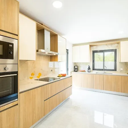 Coral Bay - Moradia Familiar Com Piscina Aquecivel E Bbq Em Villa Albufeira