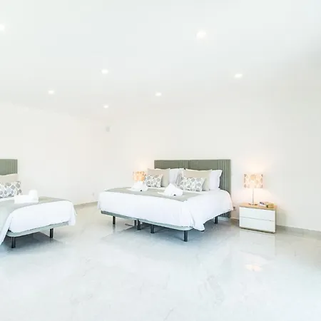 Coral Bay - Moradia Familiar Com Piscina Aquecivel E Bbq Em Villa Albufeira