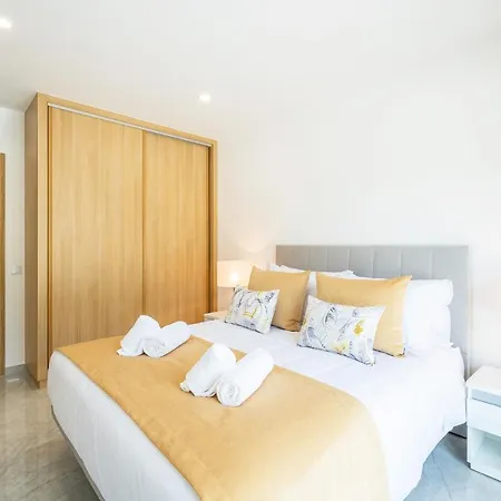 Villa Coral Bay - Moradia Familiar Com Piscina Aquecivel E Bbq Em